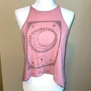 Graphic tank